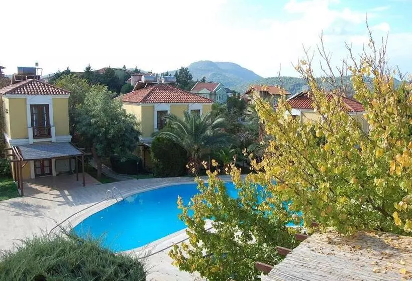 Gondol Apartments