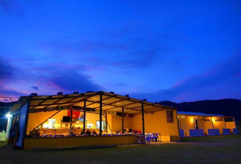 Hotel Phi Kite School