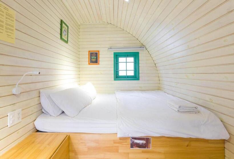 Hotel Phi Kite School