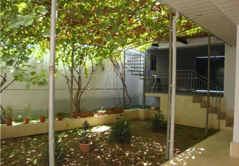 پانسیون Guest House Vip