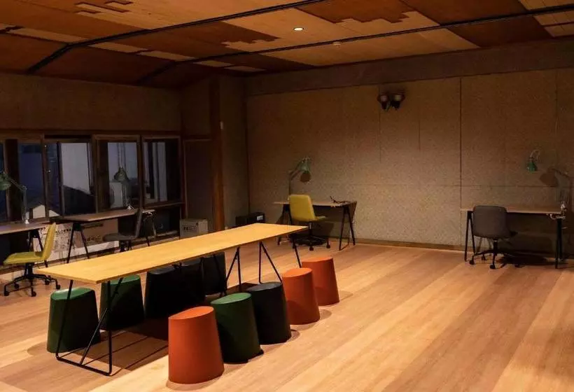 ペンション Hostel Perch