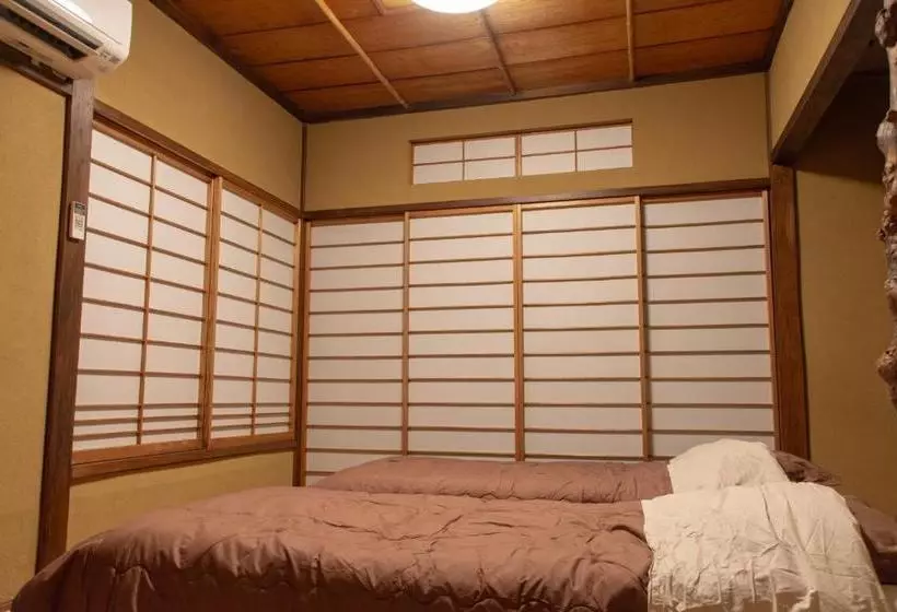 ペンション Hostel Perch