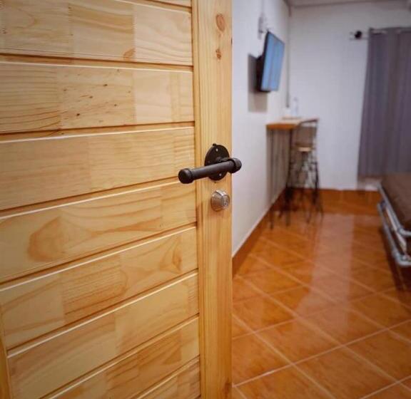 膳宿费 Pakarang Resort