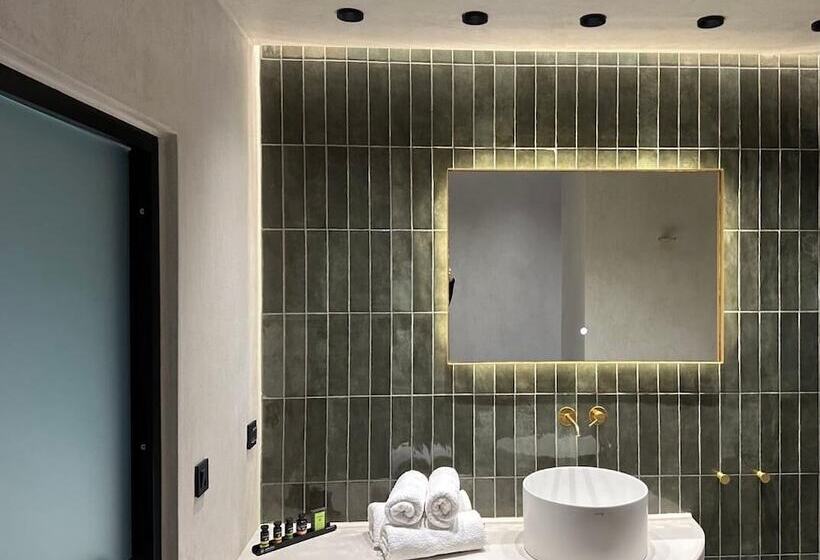 Pensão Damigos Caldera World