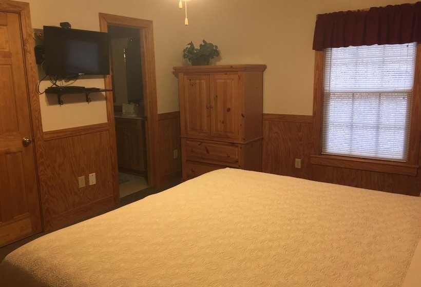 Cherry Blossom 11   Three Bedroom Chalet