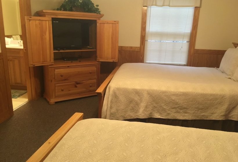 Cherry Blossom 11   Three Bedroom Chalet