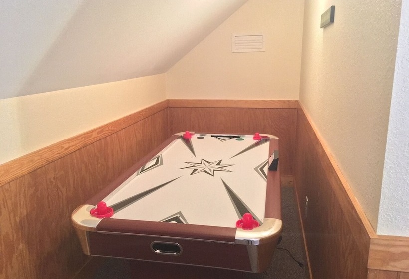 Cherry Blossom 11   Three Bedroom Chalet