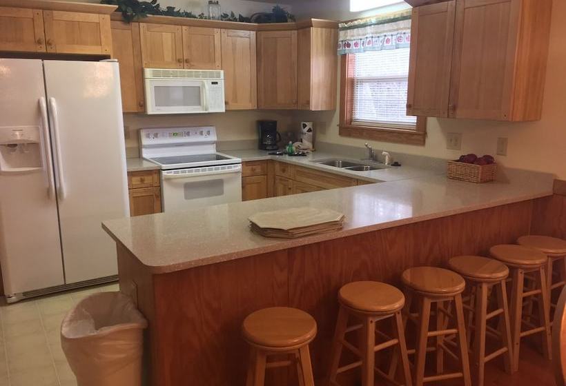 Cherry Blossom 11   Three Bedroom Chalet