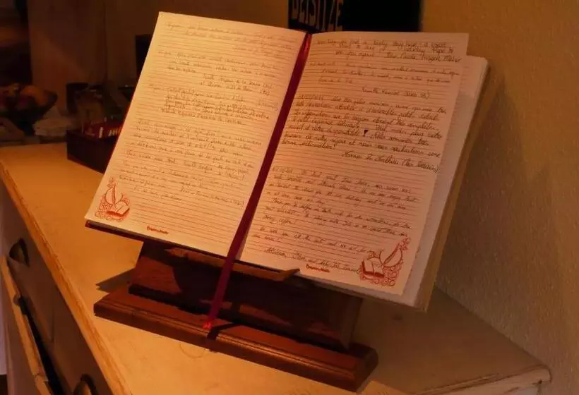 Aamiaismajoitus (B&B) Chambres D Hôtes L Ecrin Des Saveurs