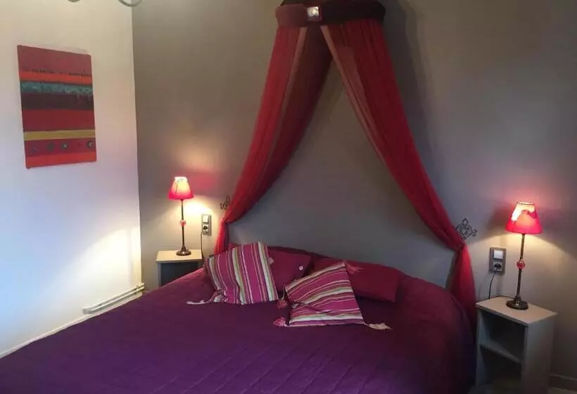 Aamiaismajoitus (B&B) Chambres D Hôtes L Ecrin Des Saveurs