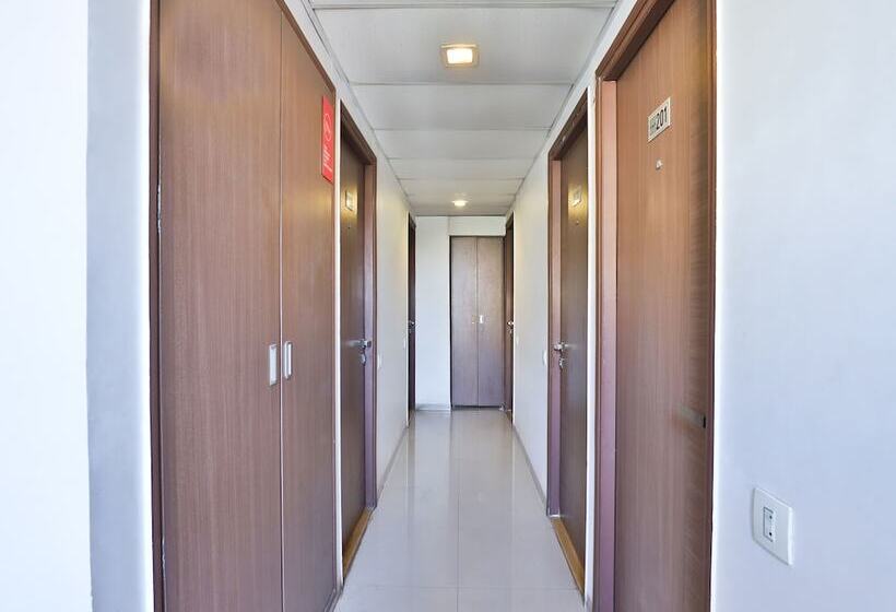 Отель Oyo 13562 G K Convention Hall