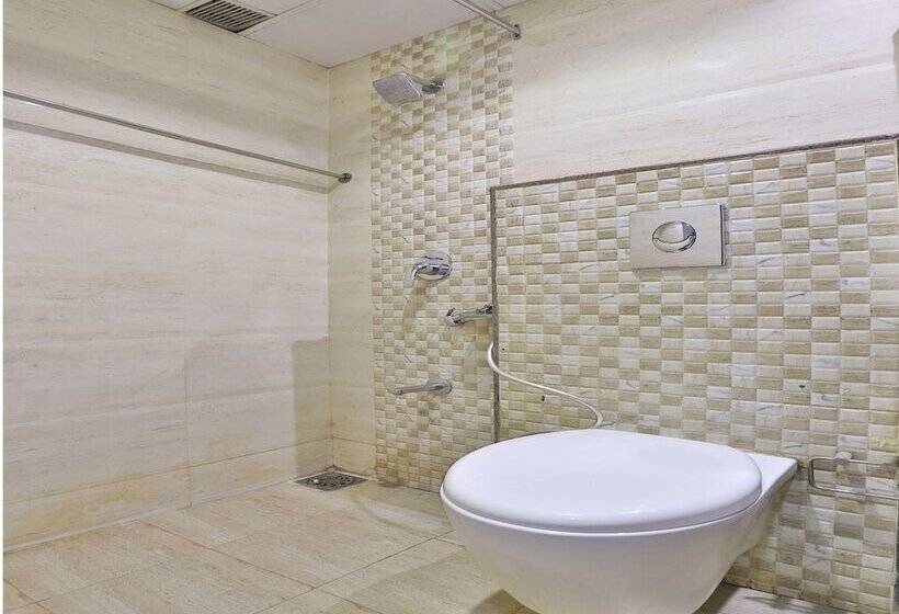 Отель Oyo 13562 G K Convention Hall