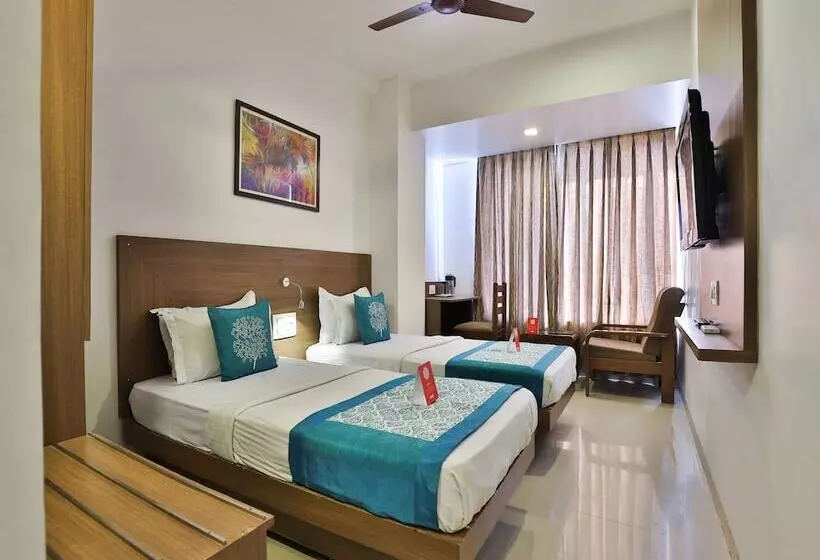 ホテル Oyo 13562 G K Convention Hall