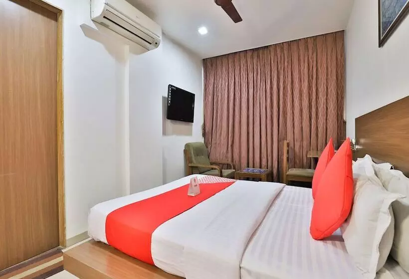 ホテル Oyo 13562 G K Convention Hall