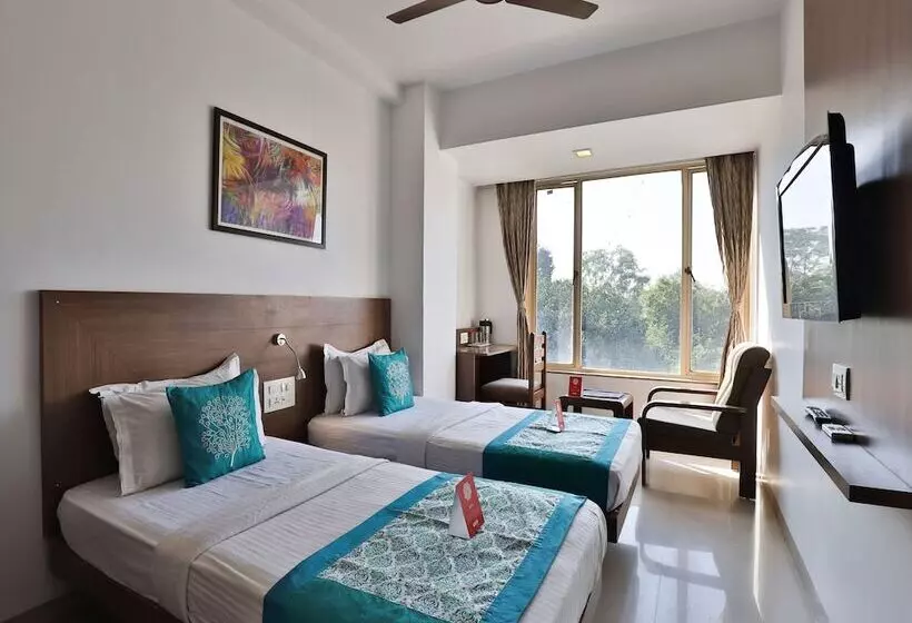 ホテル Oyo 13562 G K Convention Hall