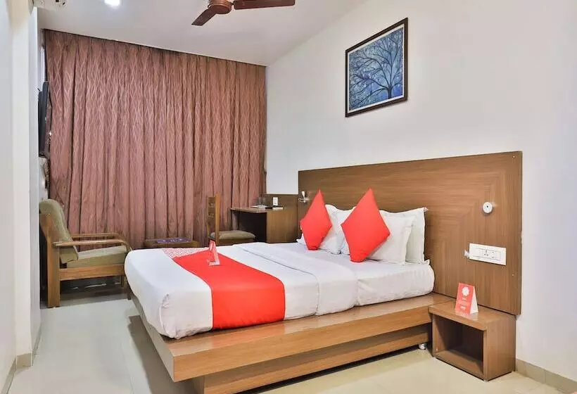 ホテル Oyo 13562 G K Convention Hall