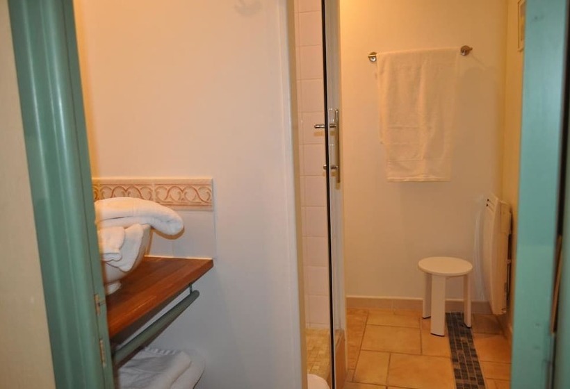 مبيت وإفطار Château De Bessas