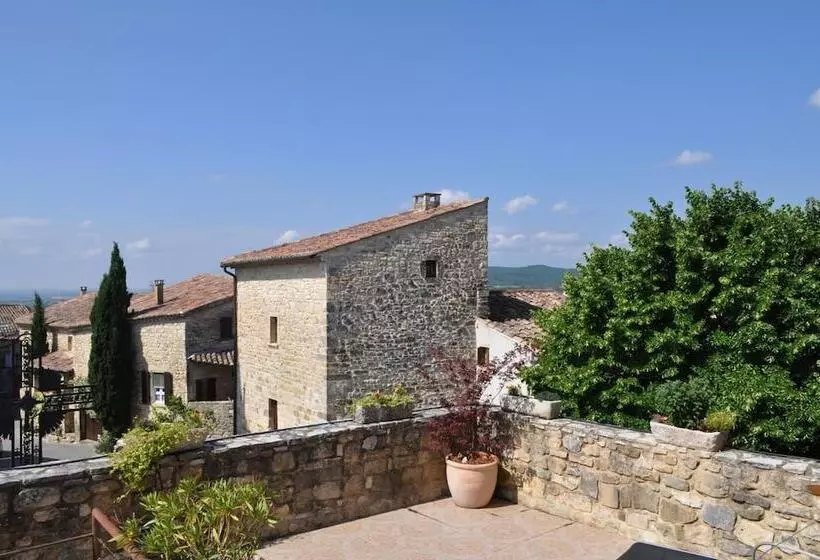 Aamiaismajoitus (B&B) Château De Bessas