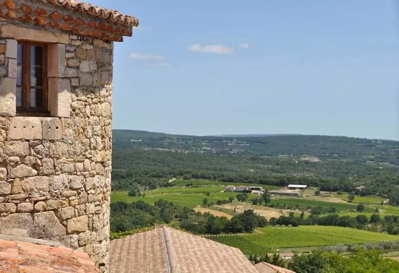 Aamiaismajoitus (B&B) Château De Bessas