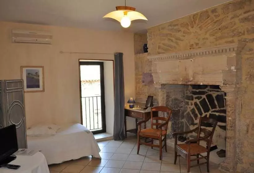 Aamiaismajoitus (B&B) Château De Bessas