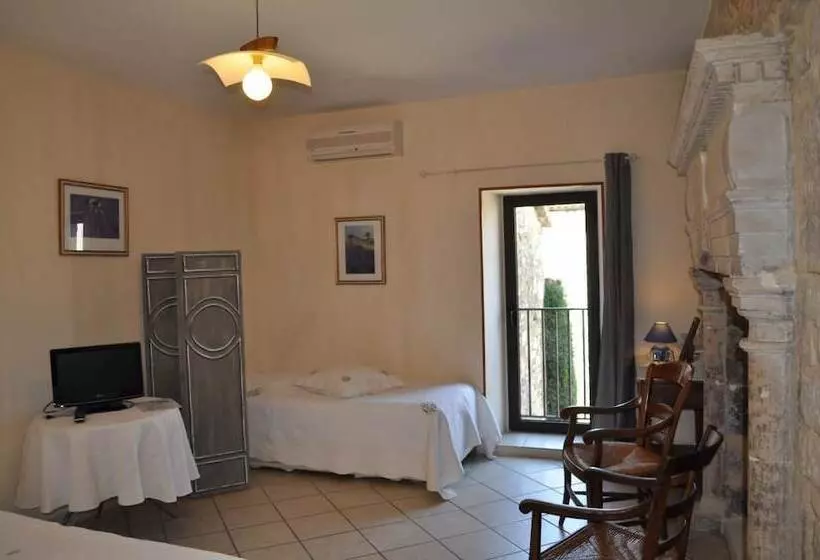 Aamiaismajoitus (B&B) Château De Bessas