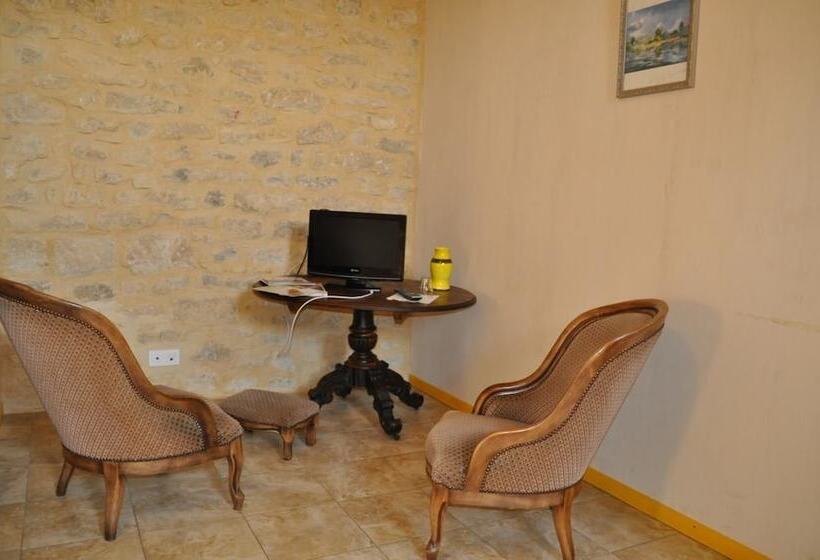 مبيت وإفطار Château De Bessas