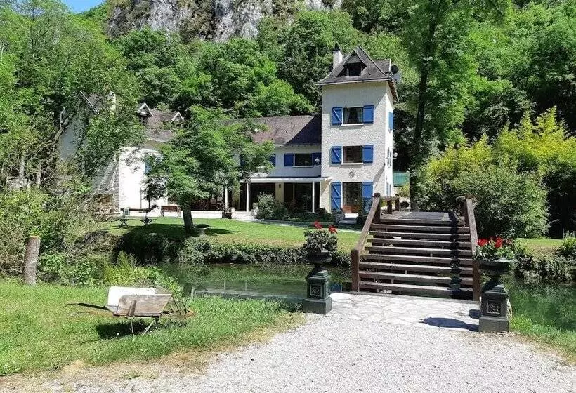 Aamiaismajoitus (B&B) Moulin De Bénédicty