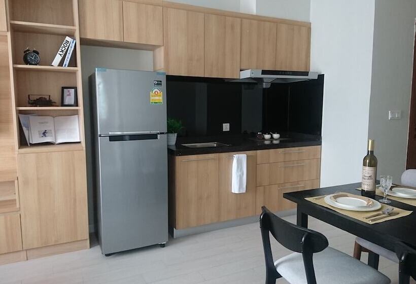 The View Serviced Residence 豪景日式酒店公寓