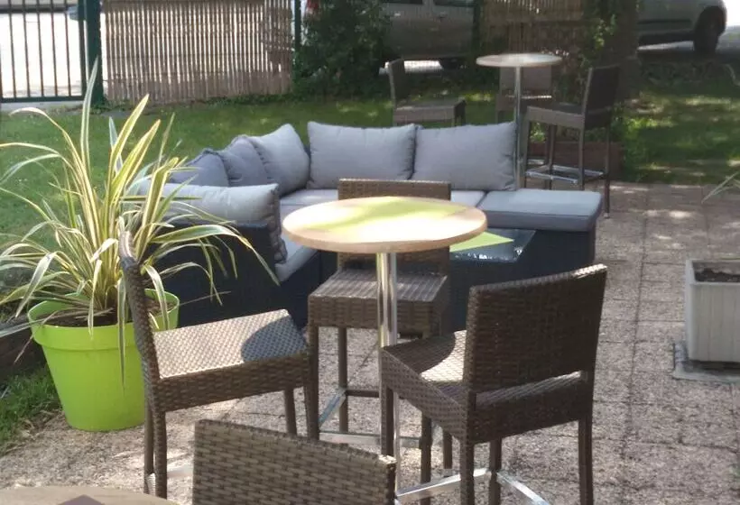 Отель Campanile Bordeaux Sud Hopital Haut Leveque   Pessac