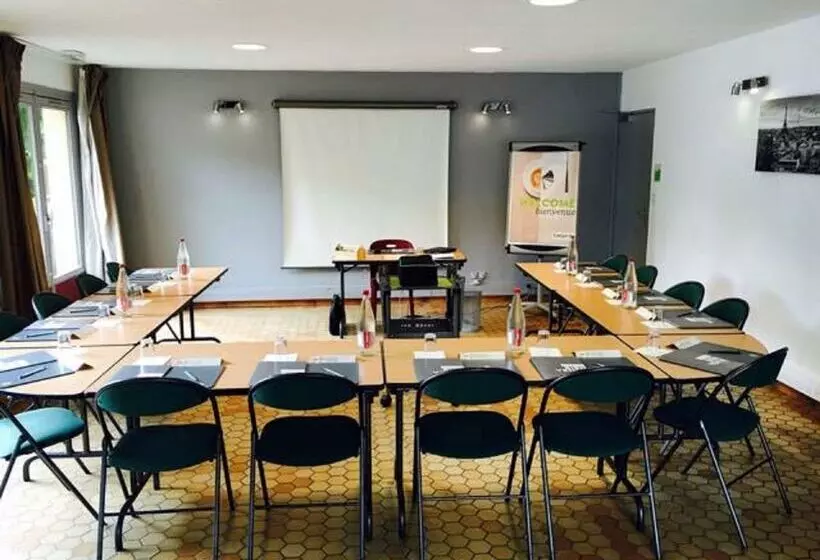 Отель Campanile Creil Villers Saint Paul