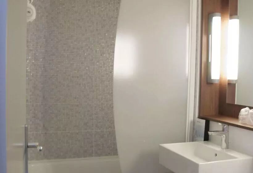 Отель Campanile Creil Villers Saint Paul