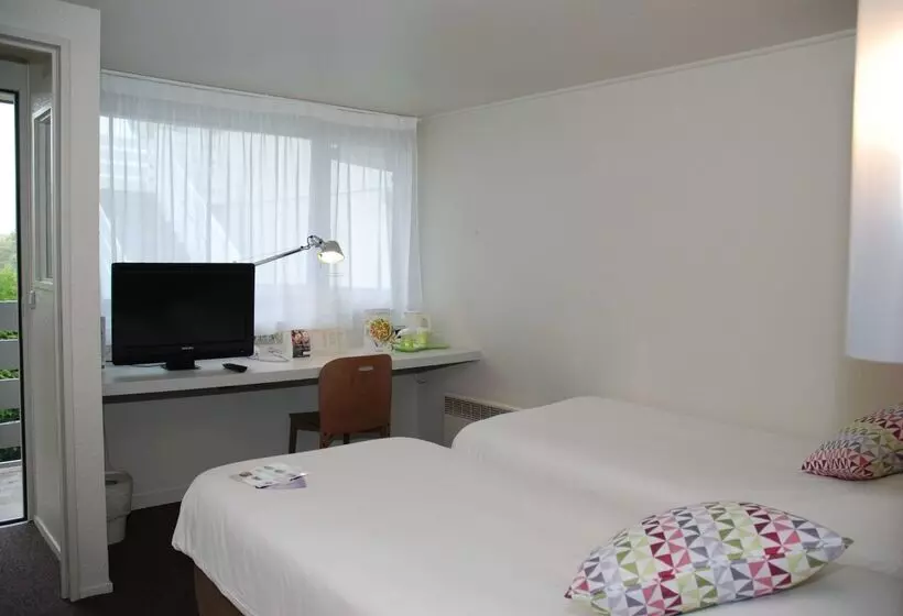 Отель Campanile Creil Villers Saint Paul