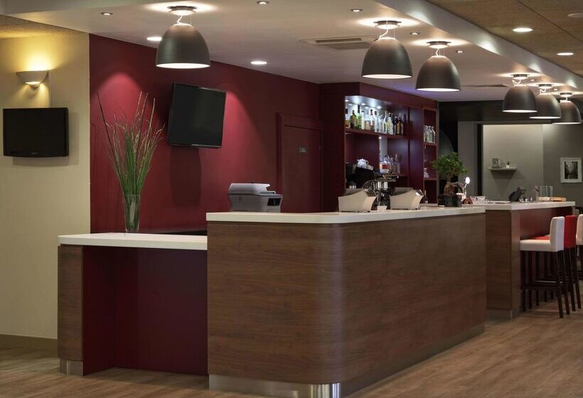 בית מלון כפרי Campanile Krakow Old Town