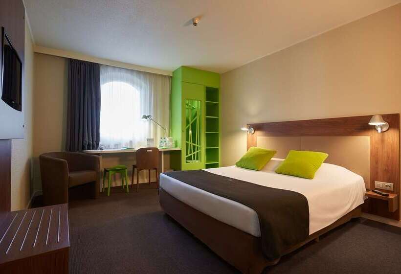 בית מלון כפרי Campanile Krakow Old Town