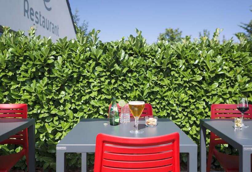 هتل Campanile Lyon Bron Eurexpo