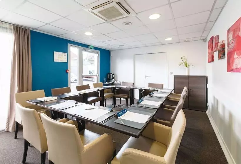 ホテル Campanile Lyon Bron Eurexpo