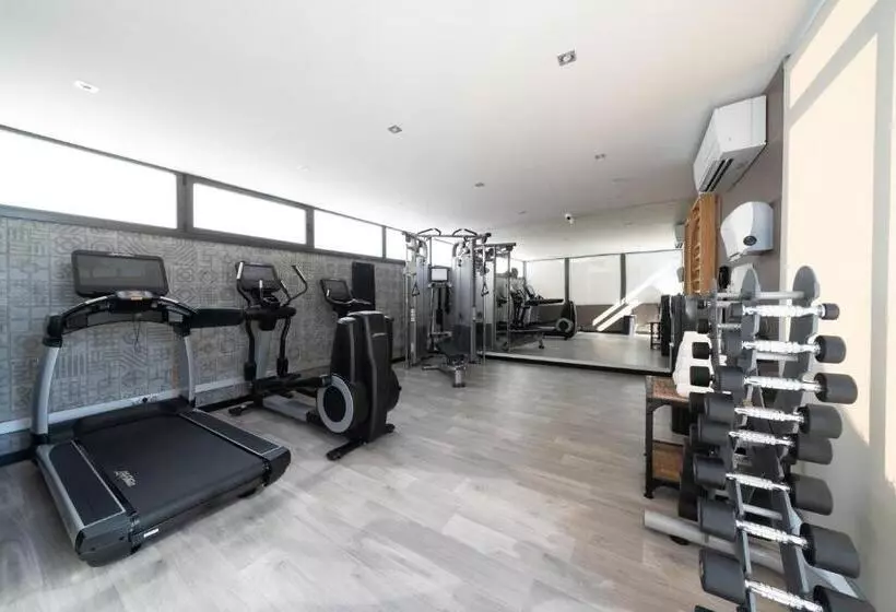 Отель Catalonia Born