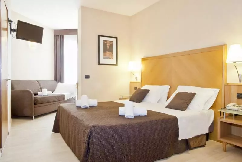 هتل Corallo Rimini