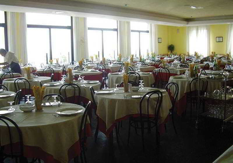 هتل Corallo Rimini