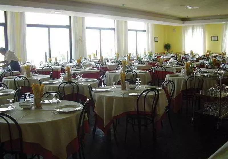 هتل Corallo Rimini