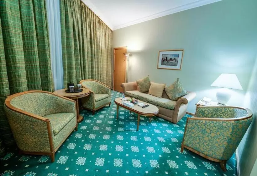 فندق Grand Continental