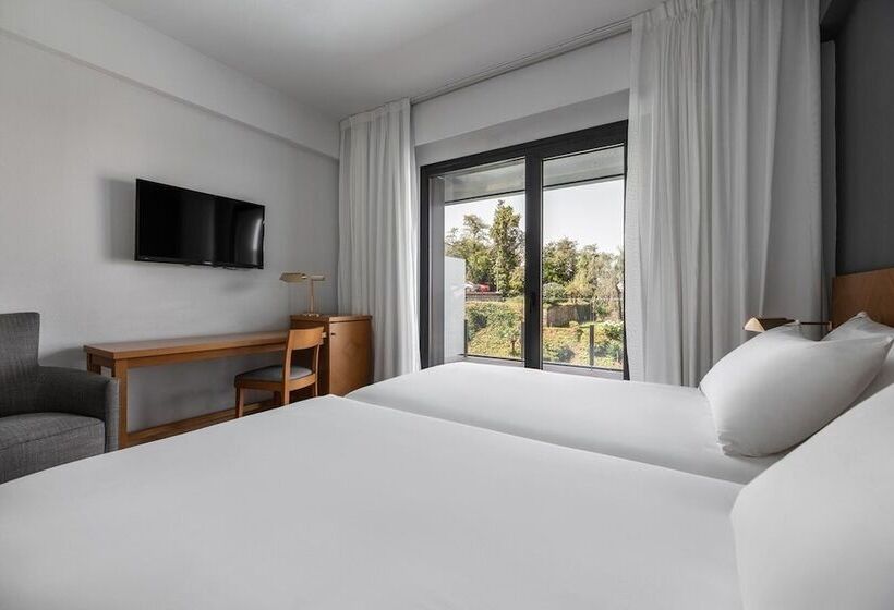 Отель Exe Peregrino