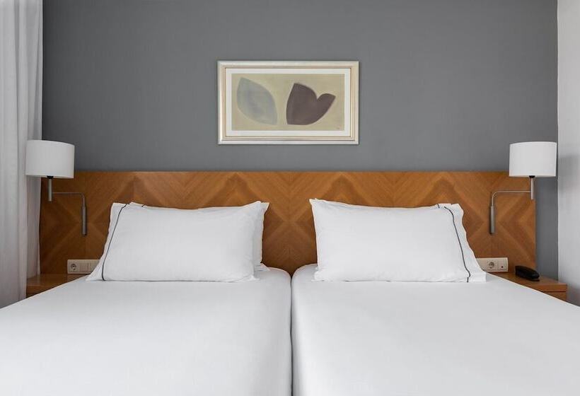 Отель Exe Peregrino