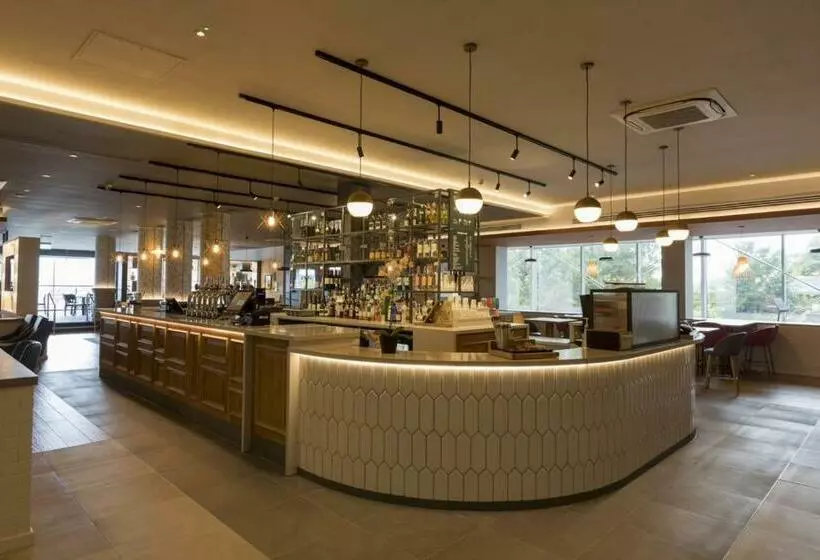 هتل Holiday Inn Edinburgh Zoo, An Ihg