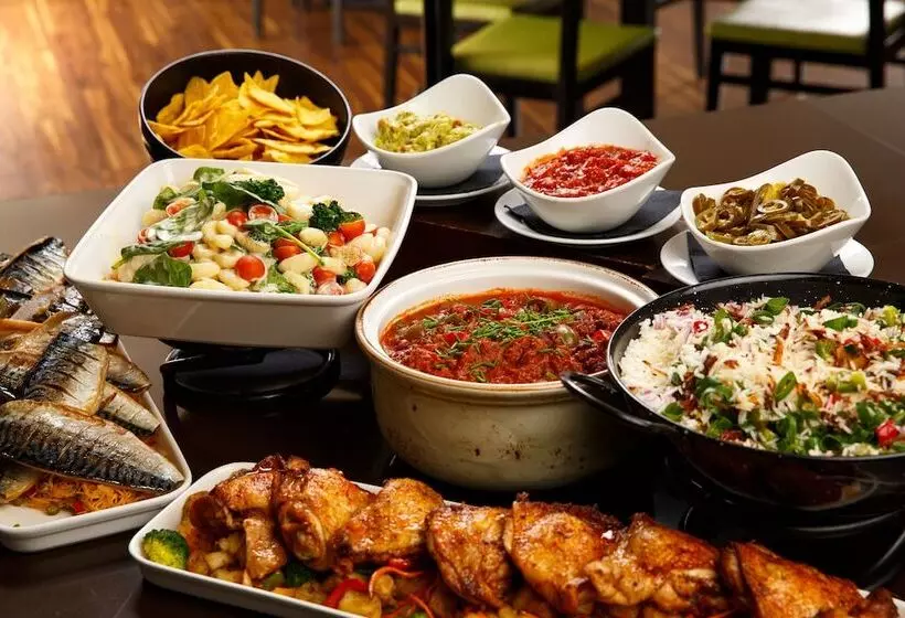 هتل Holiday Inn Edinburgh Zoo, An Ihg