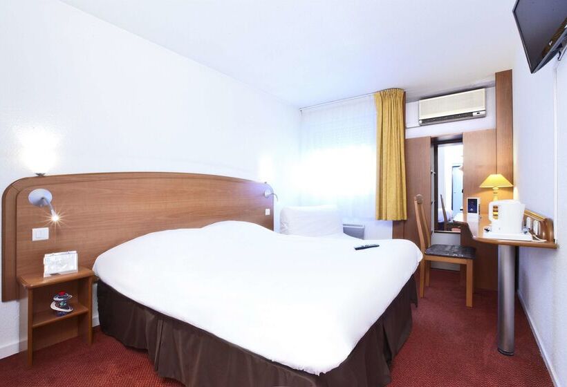 Hotel Kyriad Toulon Est Hyeres La Garde