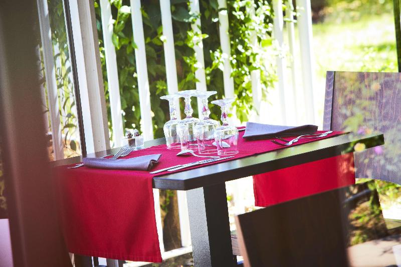 Hotel Kyriad Toulon Est Hyeres La Garde