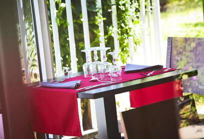 ホテル Kyriad Toulon Est Hyeres La Garde