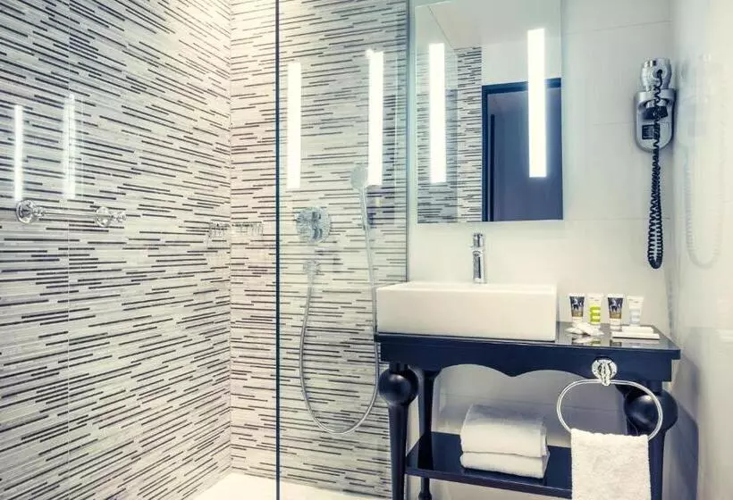 هتل Mercure Paris Arc De Triomphe Wagram