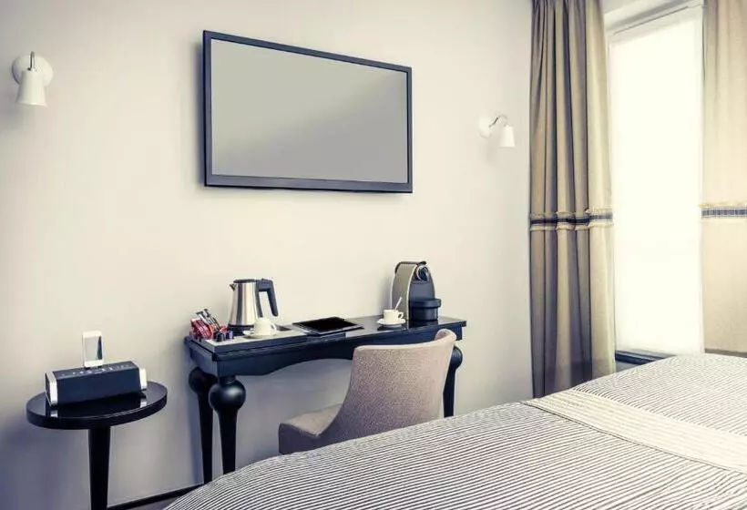 هتل Mercure Paris Arc De Triomphe Wagram